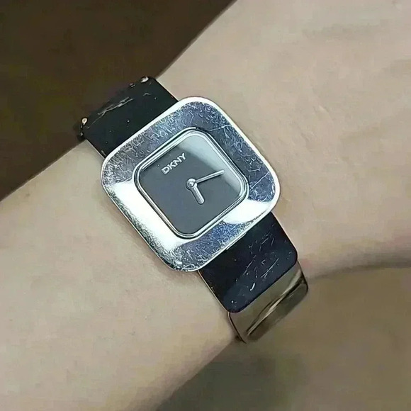 Funky DKNY Square Tile Silver Link Bracelet Square Watch with Gray Face - Picture 1 of 4